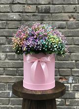 Цветочная композиция из Гипсофила и Розы в шляпной коробке в Красино