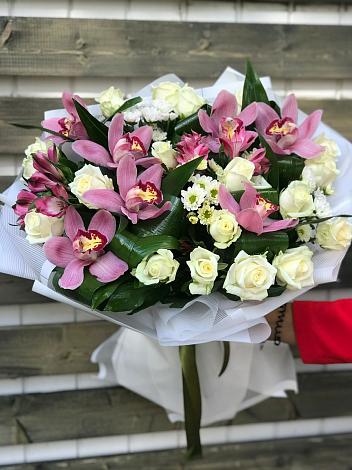 Букет цветов из: Розы и Хризантемы в Красино