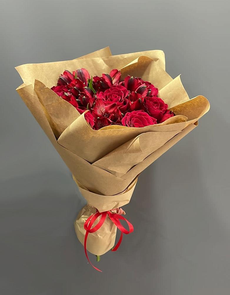 Букет цветов из: Альстромерии и Розы в Красино