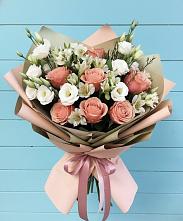 Букет цветов из:  Розы, Альстромерии и Лизиантусы в Красино