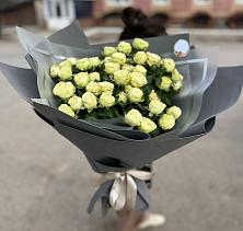 Букет Белые кустовые розы Солинеро в Красино