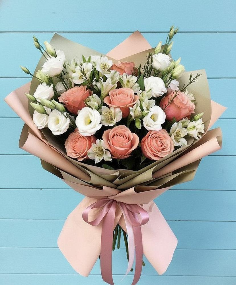 Букет цветов из: Розы, Альстромерии и Лизиантусы в Красино