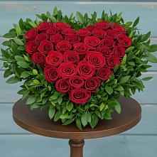 Цветочная композиция из Розы в виде сердца #REPLACE_PRED# Красино