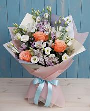 Букет цветов из:  Лизиантусы, Розы, Альстромерии и Гипсофила в Красино