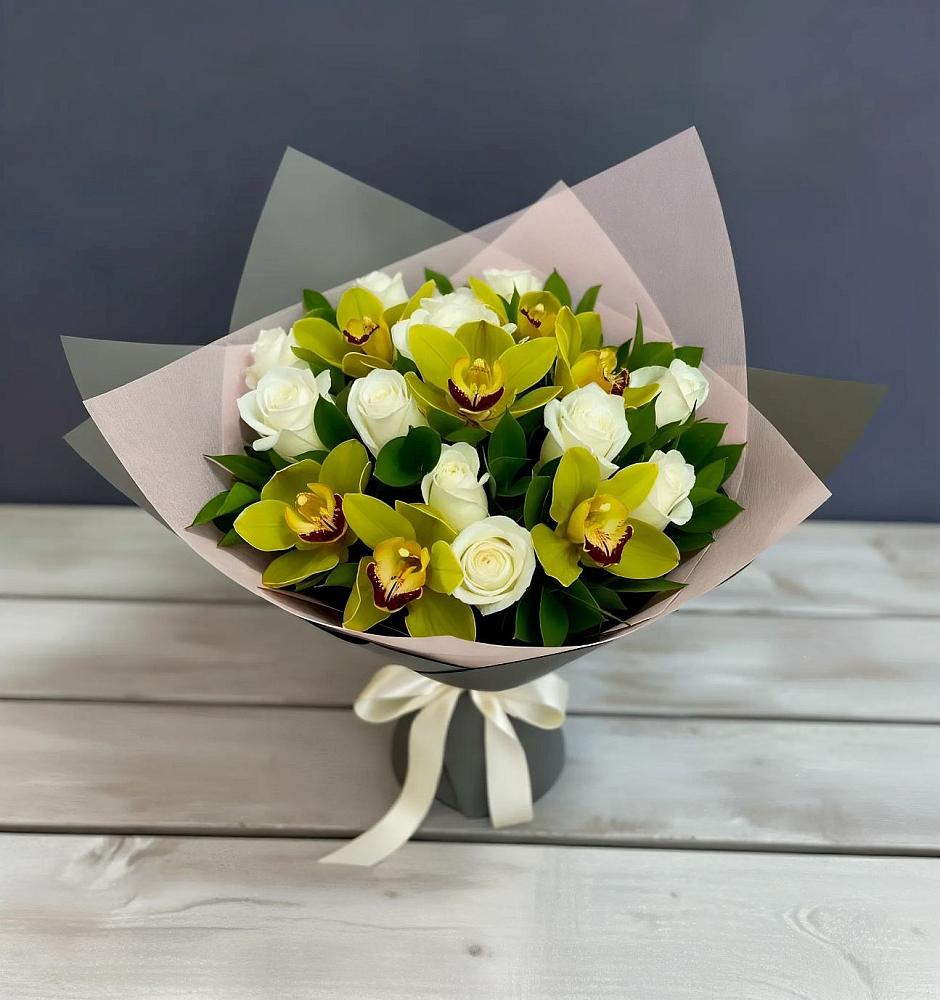 Букет цветов из: Орхидеи и Розы в Красино