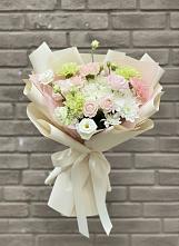 Букет цветов из:  Гвоздики, Розы, Лизиантусы и Хризантемы в Красино