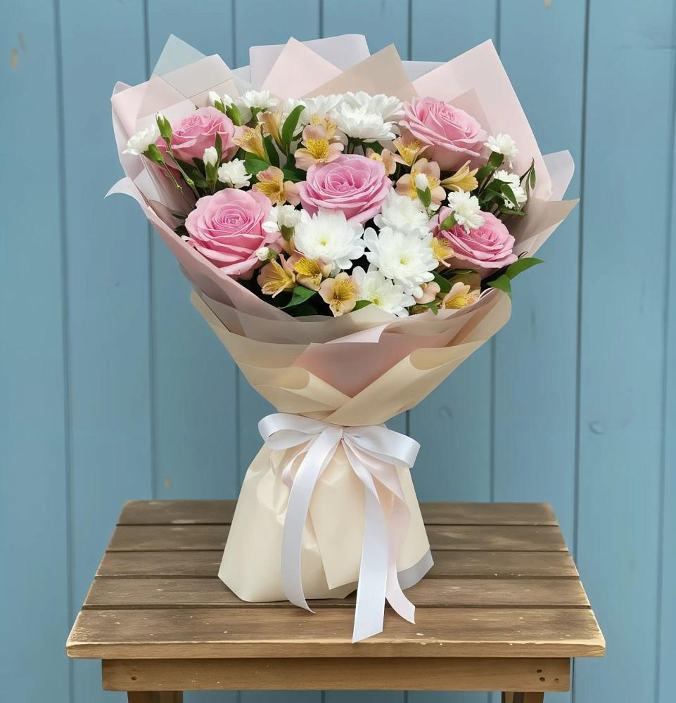 Букет цветов из: Гвоздики, Орхидеи и Розы в Красино