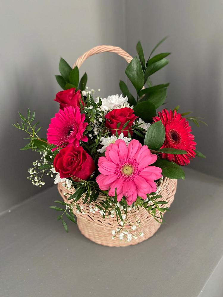 Цветочная композиция из Розы, Хризантемы и Герберы в корзине в Красино