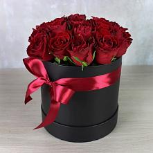 Цветочная композиция из Розы в шляпной коробке в Красино